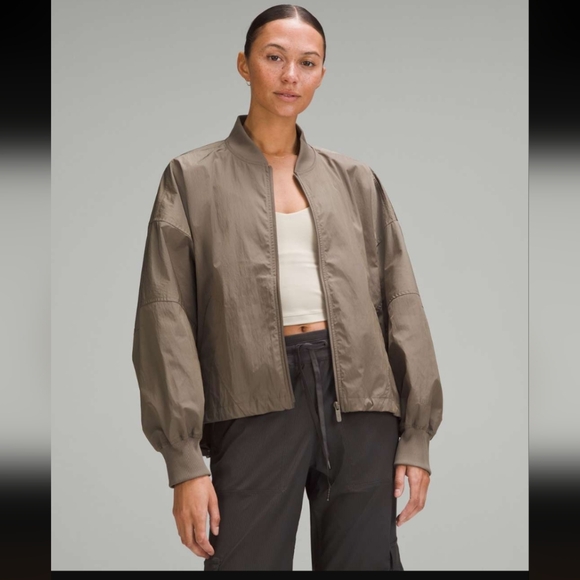 lululemon athletica Jackets & Blazers - Lululemon Lightweight Hem-Cinch Bomber Jacket Nomad